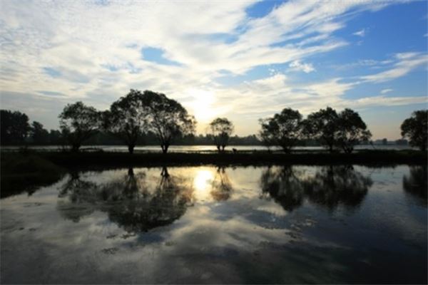 登月湖风景区