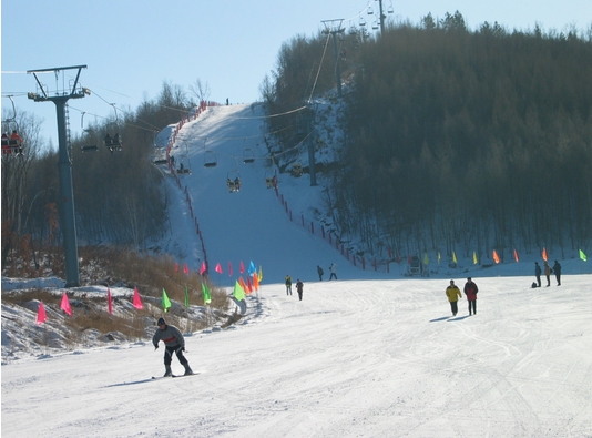 龙珠远东国际滑雪场/卧牛湖滑雪场