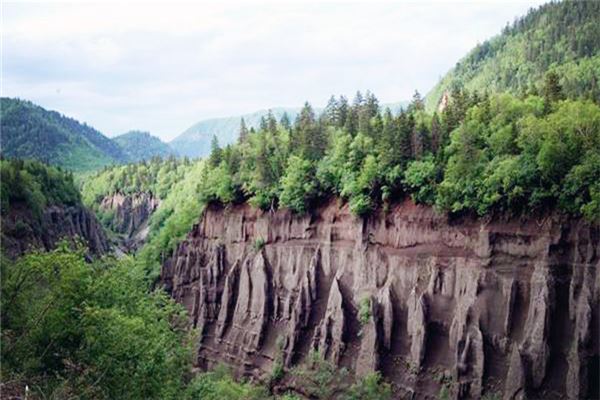 峡谷浮石林