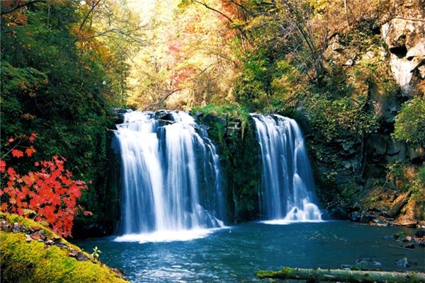 圣水湖瀑布