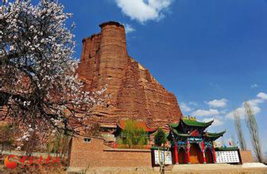 陇上奇观红塔寺