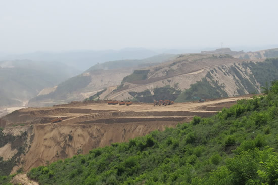 砚洼山南麓