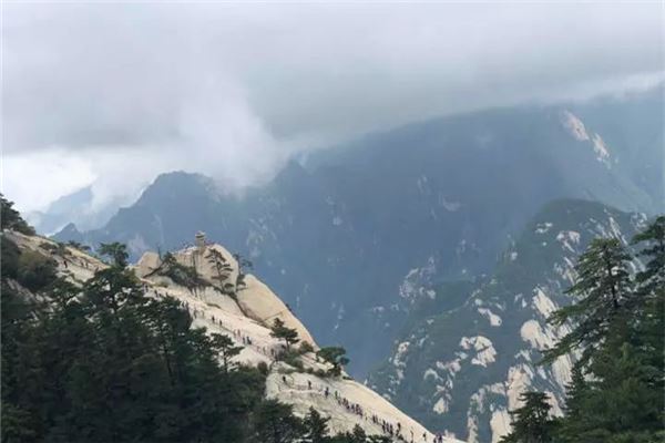 东峰朝阳峰