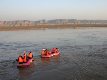 黄河漂流