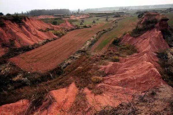 红石岩古地震遗址