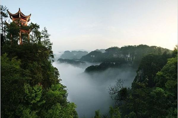 施秉金钟山