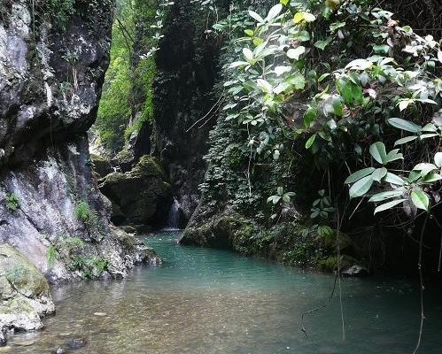 小水月亮河