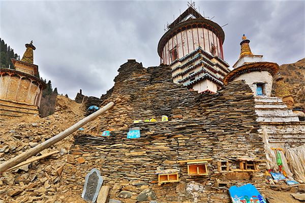 棒托寺喇嘛塔