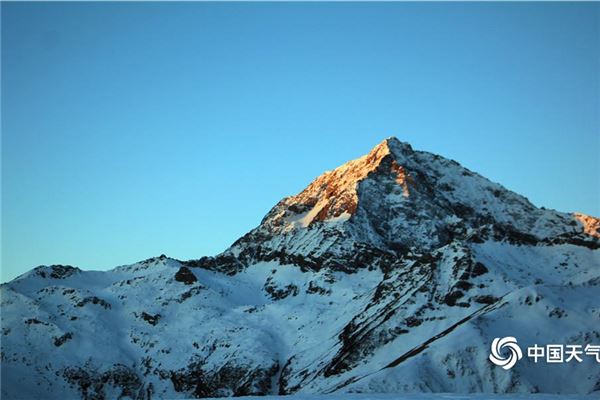 三奥雪山