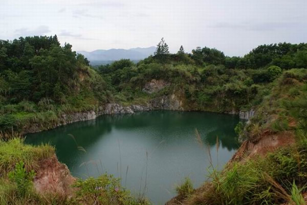 羊角岭天池旅游区