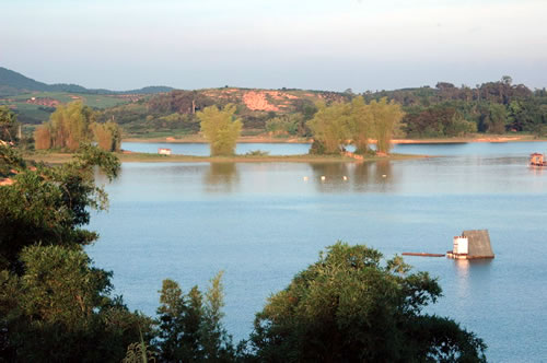 邓阳湖休闲旅游景区