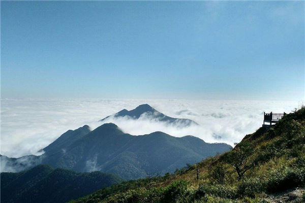 披云山